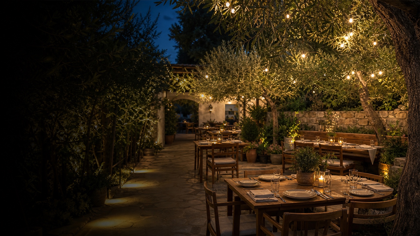 Atmosferë verore në mbrëmje te Ulliri Garden